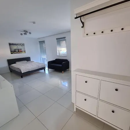 Landau, Schoene Helle Gemuetliche * Ландау (Пфальц)