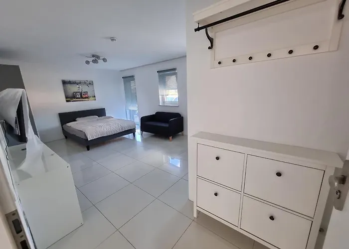 Landau, Schoene Helle Gemuetliche * Ландау (Пфальц)