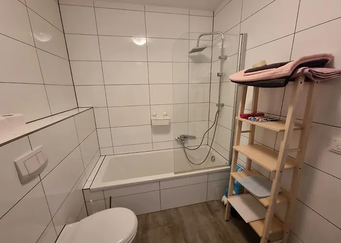 Landau, Schoene Helle Gemuetliche Апартаменты